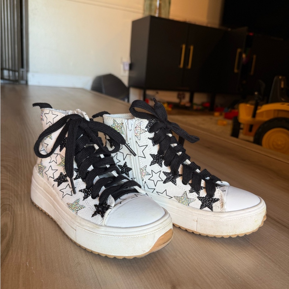 Stylish girls High-Top Sneakers with Star Design